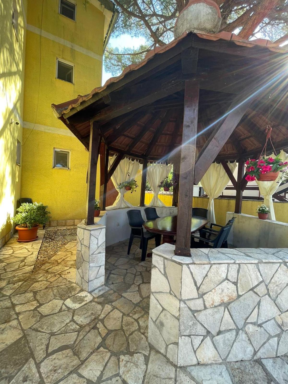 Apartments Villa-G Lustica Tivat Exterior foto